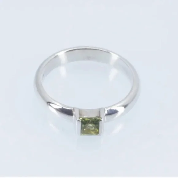 Tiffany & Co. Peridot Sterling Silver Stackable Ring | Vintage 2004 | Size 5.5 - Picture 4 of 8